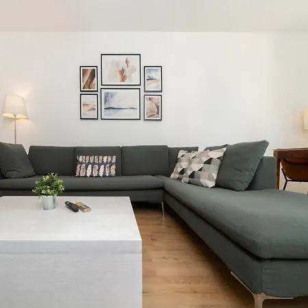 1 Bedroom Flat In Center Daire