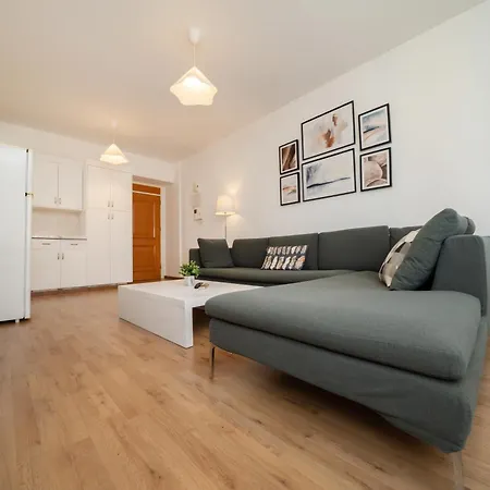 1 Bedroom Flat In Center
