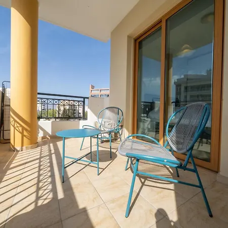 1 Bedroom Flat In Center Daire *