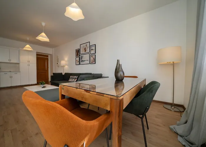 1 Bedroom Flat In Center * Нікосія