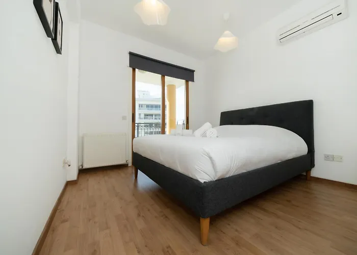 1 Bedroom Flat In Center * نيقوسيا