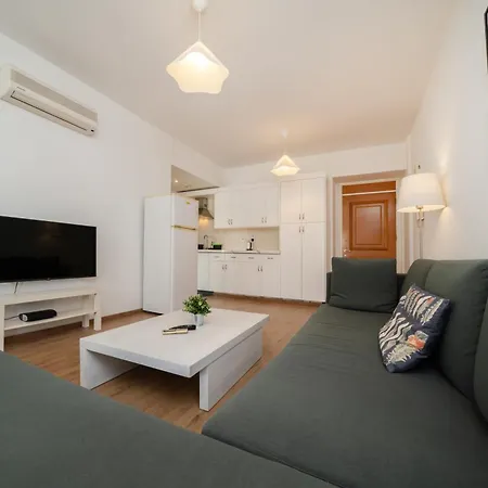 1 Bedroom Flat In Center Nikósie